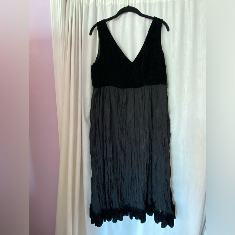 Tapemeasure Beautiful Black Dress Velvet & Poly Blend with Floral Detail